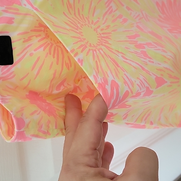 Lilly Pulitzar - Picture 3 of 6